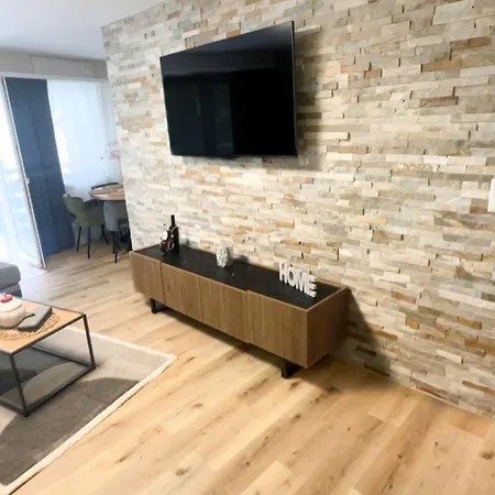 Moderne Et Spacieux Avec 2 Belles Terrasses Vu Sur Montagne Leukerbad